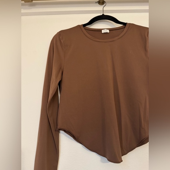Aritzia Wilfred Chocolate Long Sleeve Crop Top - Picture 2 of 7